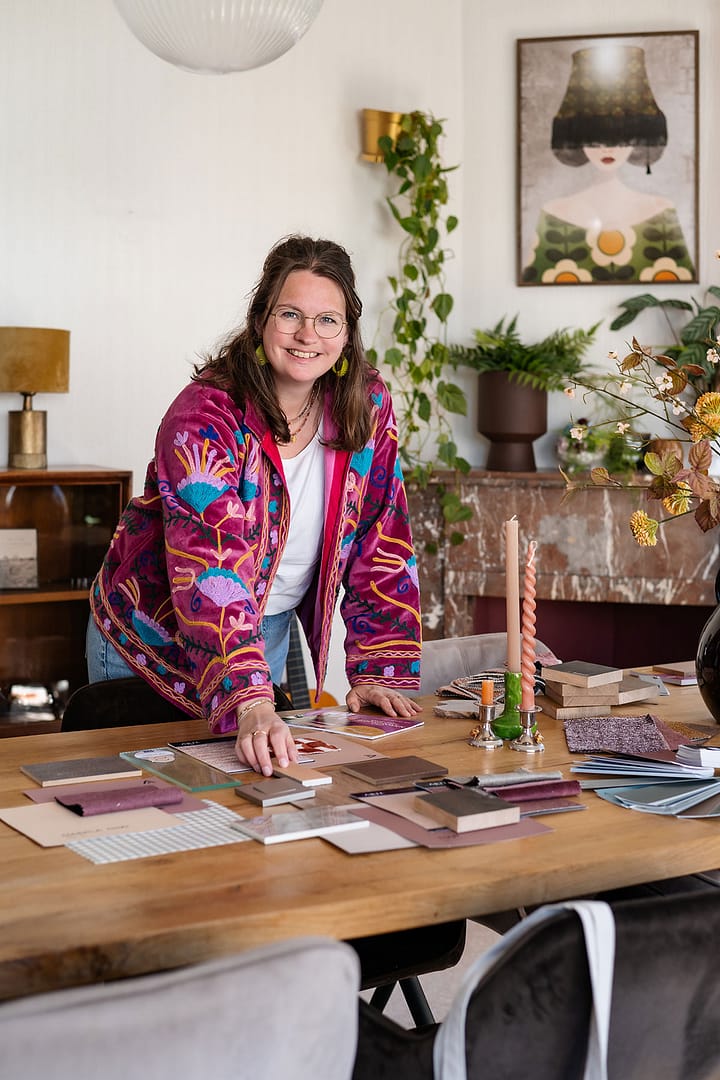 Persoonlijk contact met interieurontwerper Loes van Styling by Loes voor een sfeervol en harmonieus interieur dat écht bij jou past.